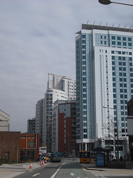 Fail:Cardiff_city_centre_apartments.JPG