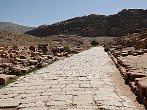 Cardo maximus, Petra.jpg