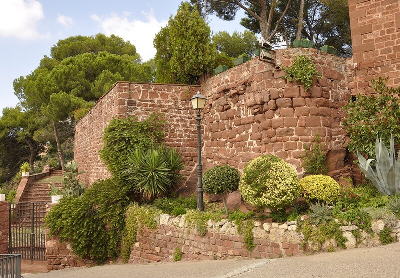 File:Castell de Corbera (Corbera de Llobregat) - 1.jpg