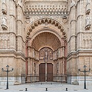 Cathedral of Mallorca - entrance.jpg