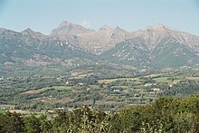 Le chaînon du Vieux-Chaillol (le plus haut, au centre).