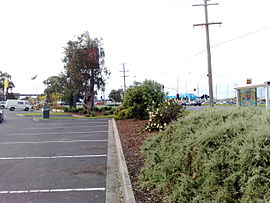 Wells Road – Springvale Road intersection view from the Chelsea Heights fast food outlets car park