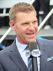Clint bowyer (52045960988) (cropped).jpg