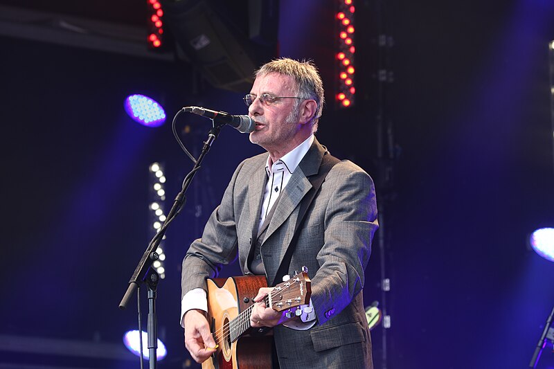 File:Cockney Rebel - Steve Harley 10 (15281563685).jpg