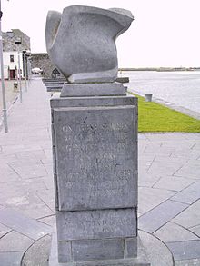 Memorial stone: lapide commemorativa della città di Genova nella Spanish parade