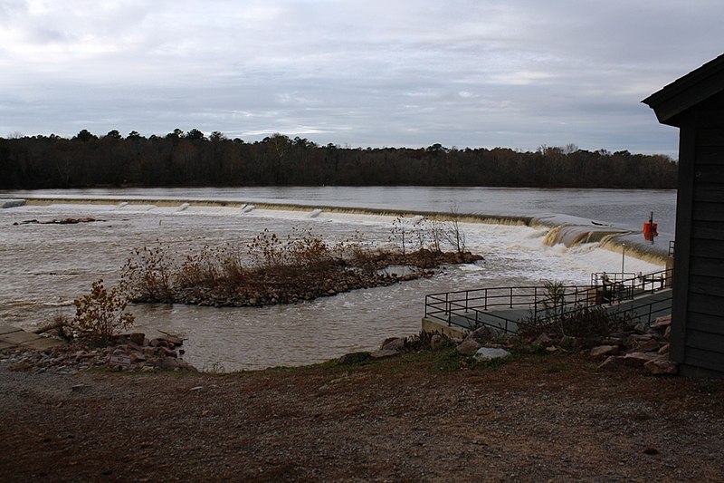 File:Columbia canal diversion dam longer 11-30-13.jpg