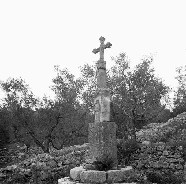 File:Creu de la Petja i dels Àngels (cropped).jpeg