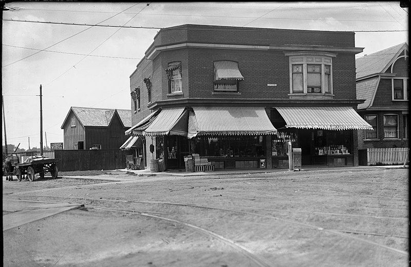 File:Danforth and Broadview 1913.jpg