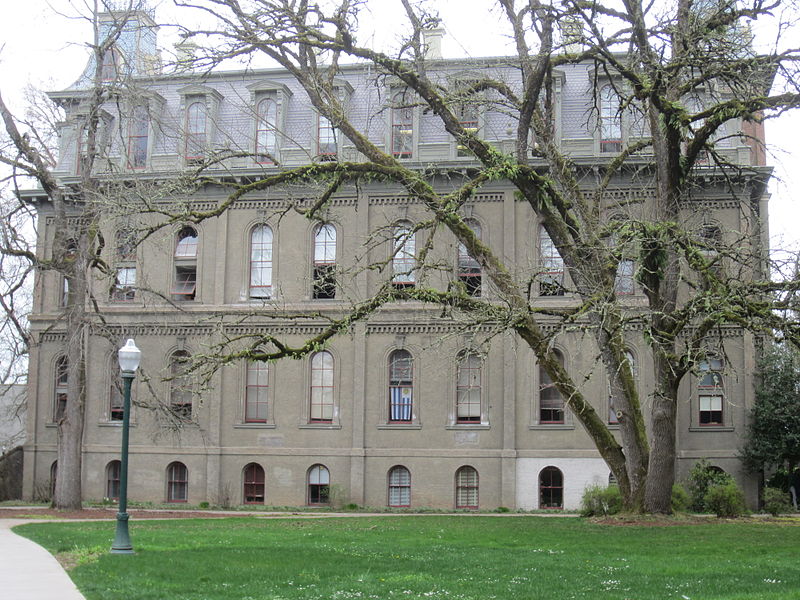 File:Deady Hall, University of Oregon (2014) - 2.JPG