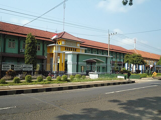 File Depan Sekolah  SMK Negeri 1 Bawang jpg Wikimedia Commons