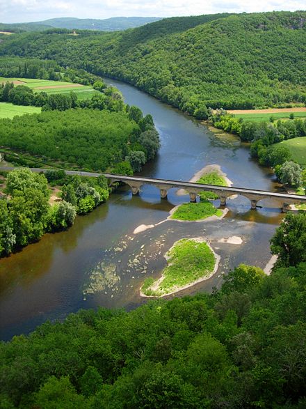 The river Dordogne near Castelnaud-la-Chapelle
