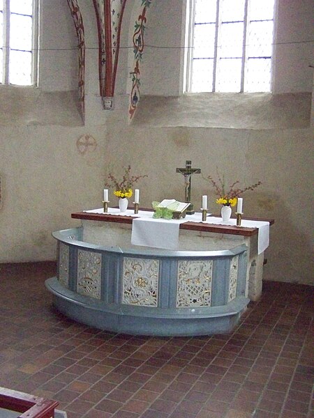 File:Dorfkirche Velgast, Altar (2008-04-03).JPG