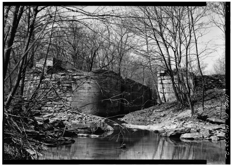 File:EAST END OF LOCK WITH FEEDER LOCK ENTRY TO LEFT - Chesapeake and Ohio Canal, Lock 35, 62.3 miles above tidewater, Sharpsburg, Washington County, MD HABS MD,22-HARF.V,9-2.tif