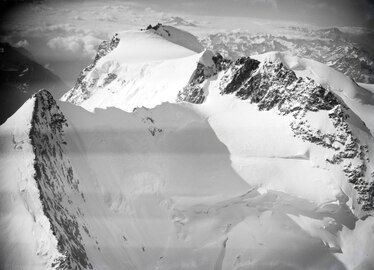 historical photo, 1931, with Monte Rosa Nordend (left in photo)