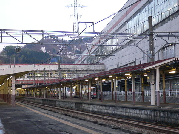 Echigo-Yuzawa Station in May 2006