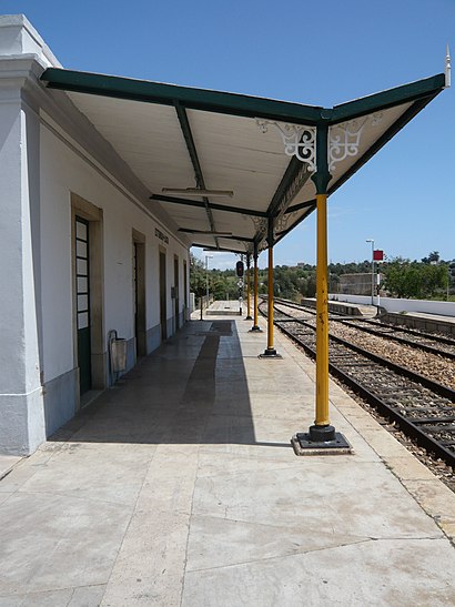 Como chegar a Estação Estombar-Lagoa através de transportes públicos - Acerca do local