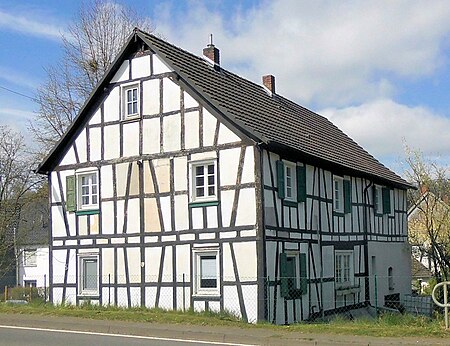 Eulenbruch, Wohnhaus Provinzialstraße 3