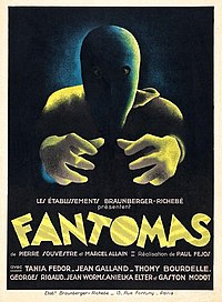 Affiche du film Fantômas de Paul Fejos (1932), le premier long-métrage parlant consacré au personnage. L'affichiste anonyme fait ressortir les mains d'étrangleur de Fantômas, méthode d'assassinat favorite du « Maître de l'Effroi »[52].