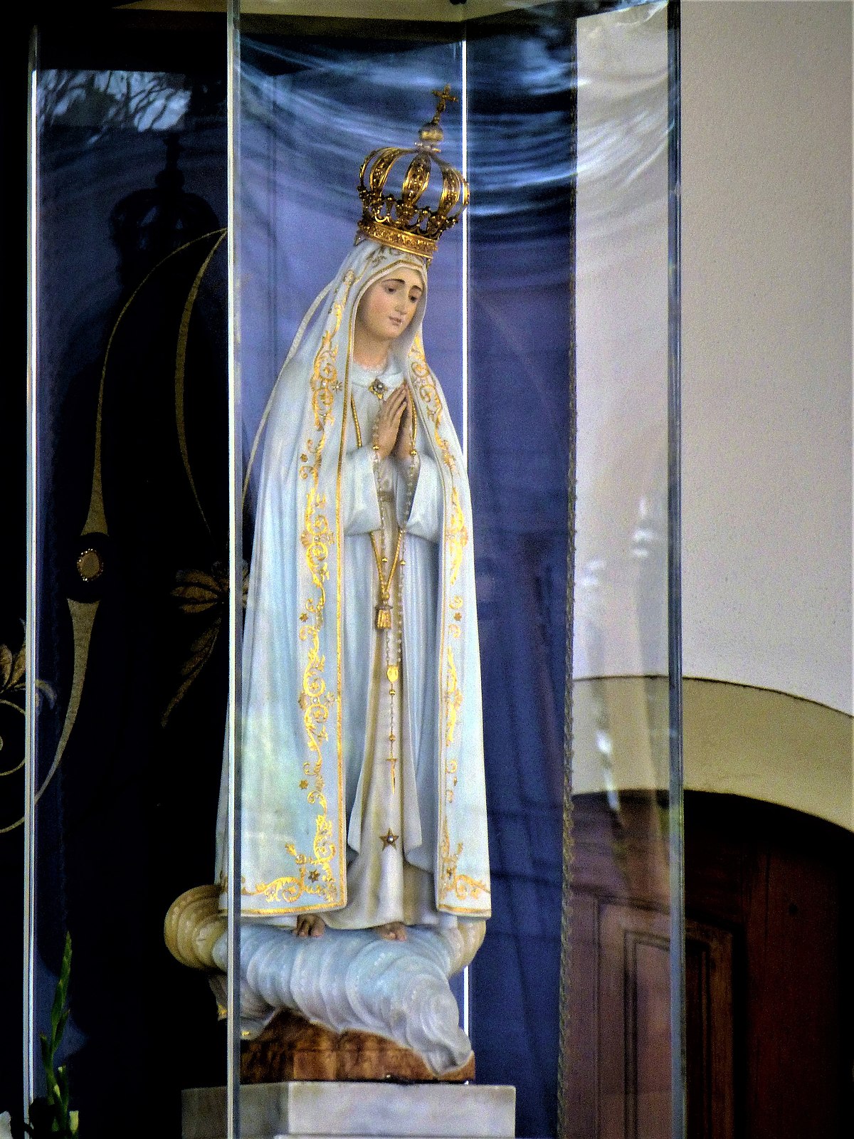Our Lady of Fátima - Wikipedia