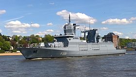 The F 223 from Hamburg, on the Elbe