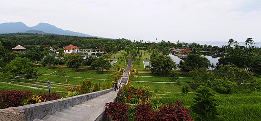 Full View of Ujung Water Palace - 2015.02 - panoramio