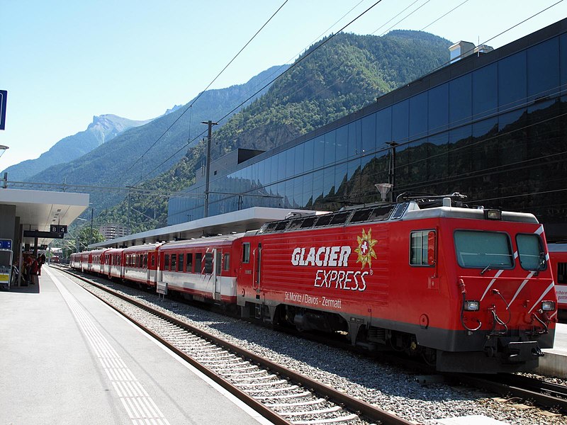 File:Glacier Express Visp.jpg