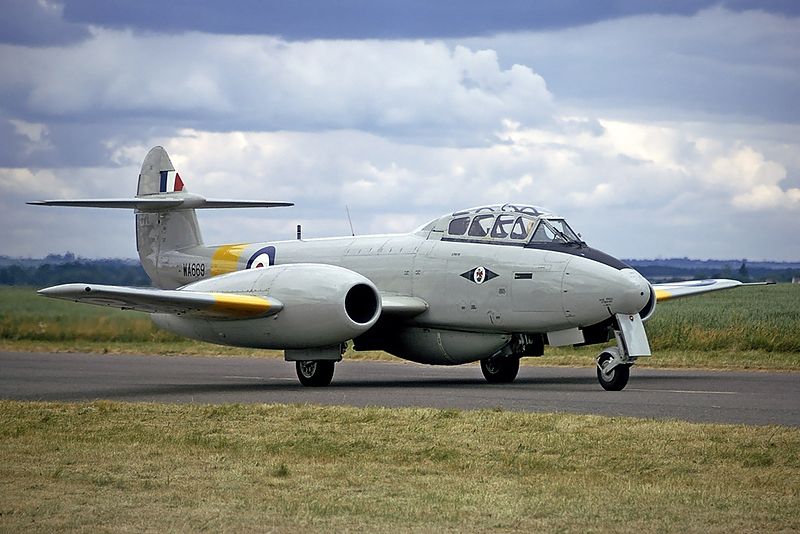 File:Gloster Meteor T7, UK - Air Force AN1933583.jpg