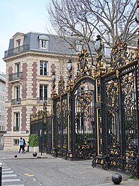 Grille parc Monceau, place du Général-Brocard, rue Van-Dyck, Paris 8e.jpg