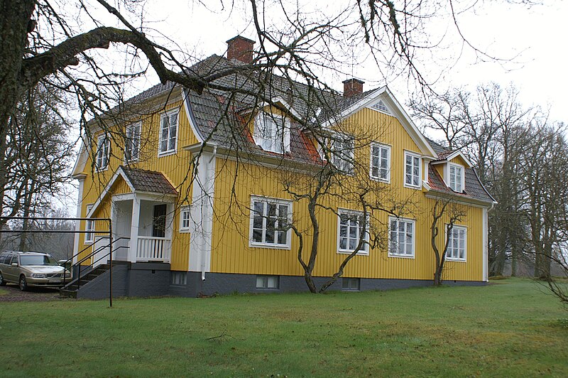 File:Hälleberga prästgård - Hälleberga rectory.jpg