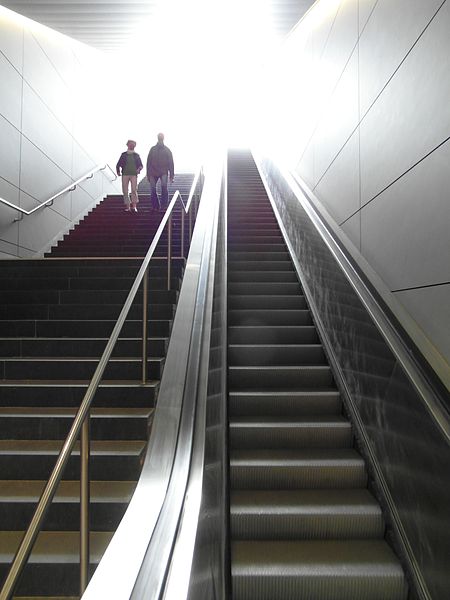 File:Hamburg - U-Bahnhof HafenCity Universität (13217386864).jpg