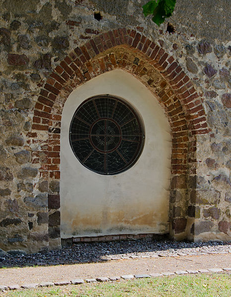 File:Hanstorf Kirche Westportal.jpg