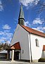 Kath. Pfarrkirche Hl. Familie Thansau, Taubenstraße 3, Rohrdorf am Inn; die Kirche wurde 1950/51 nach Plänen des Architekten Richard Streidle ...