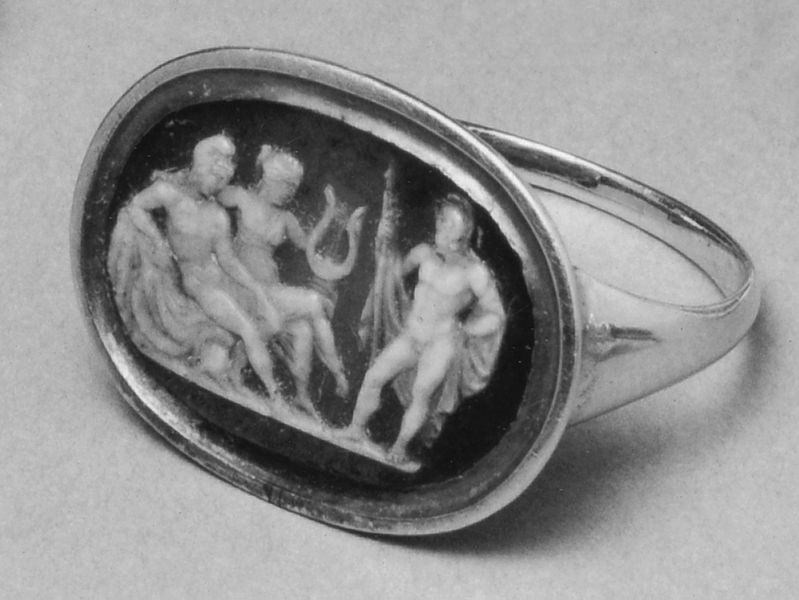 File:Italian - Ring with Cameo of Vulcan, Mars and Venus - Walters 421030 - Group.jpg