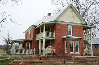 The James House has a flat-front prow (NRHP-listed) James House, Bentonville, AR.JPG