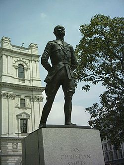 Estatua en la plaza del Parlamento, Londres, hecha por Jacob Epstein.