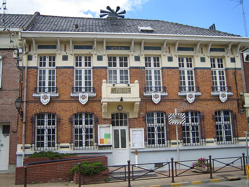 File:Jielbeaumadier mairie ascq 2005.jpg