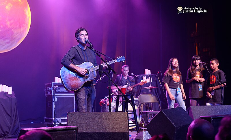 File:Joshua Radin 03 07 2015 -1 (16570242329).jpg