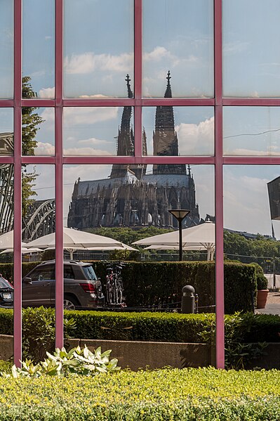 File:Köln, Hohe Domkirche St. Petrus -- 2014 -- 1864.jpg