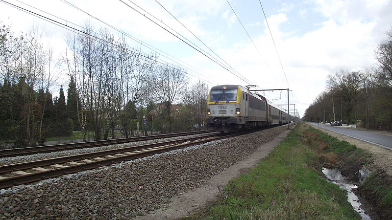 File:Kapellen spoor IC Charleroi loc 18.JPG