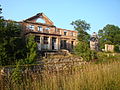 English: Karżniczka-village in Pomeranian Voivodeship, Poland. Ruins of palace Polski: Karżniczka-wieś w woj. pomorskim. Ruiny pałacu Camera location 54° 29′ 16.8″ N, 17° 14′ 09.6″ E  View all coordinates using: OpenStreetMap