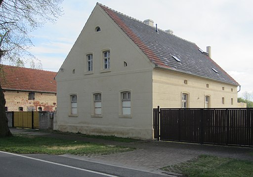 Kleinrössen Dorfstraße 6 04-2017