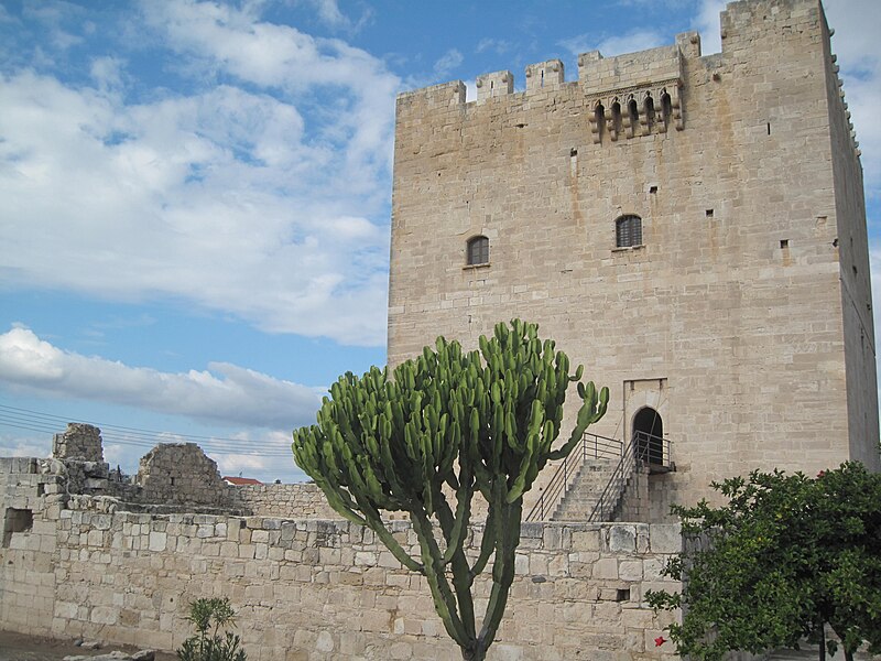 File:Koloosi castle.JPG