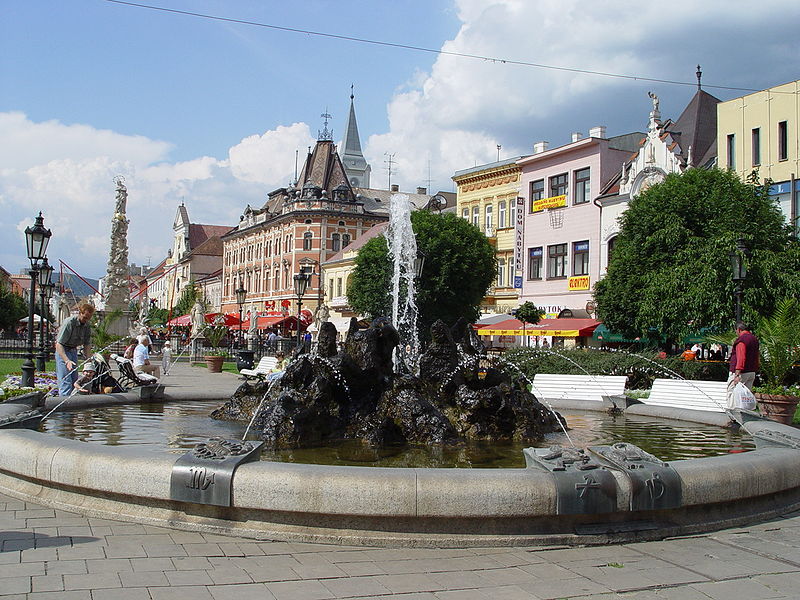 صورة:Kosice (Slovakia) - Main Street 2.jpg