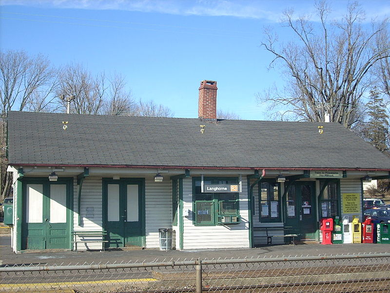 File:Langhorne Station.jpg