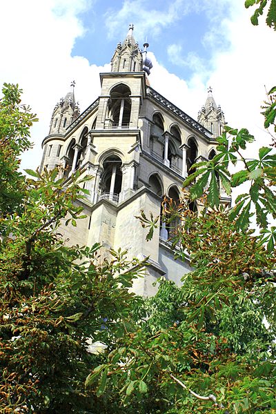File:Lausanne, Cathédrale Notre-Dame.jpg