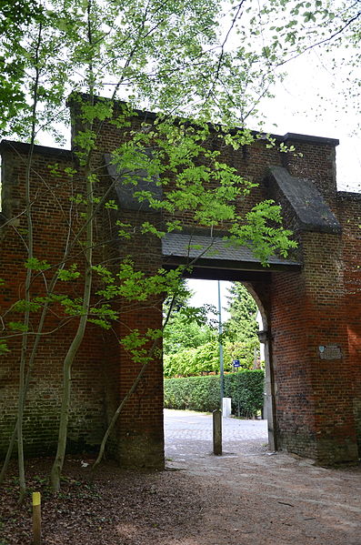 File:Leuvensepoort (Landscape).JPG