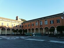 L'ex complesso monastico delle Clarisse, sede del municipio.