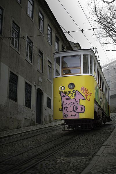 File:Lisbon Tram - 160421-7354-jikatu (28951221666).jpg