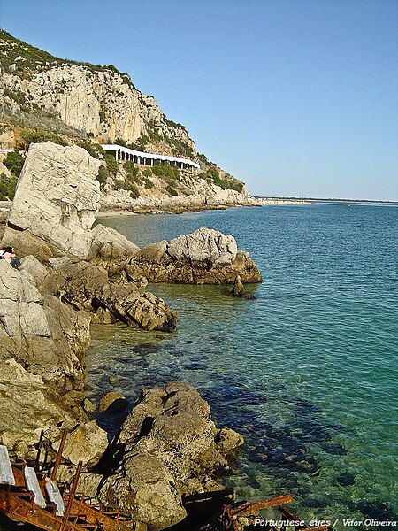 File:Litoral da Serra da Arrábida - Portugal (5017837317).jpg