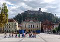 Deutsch: Kongress Platz mit Philharmonie und Burg im Hintergrund English: Congress square with Philharmonic hall and castle in the background